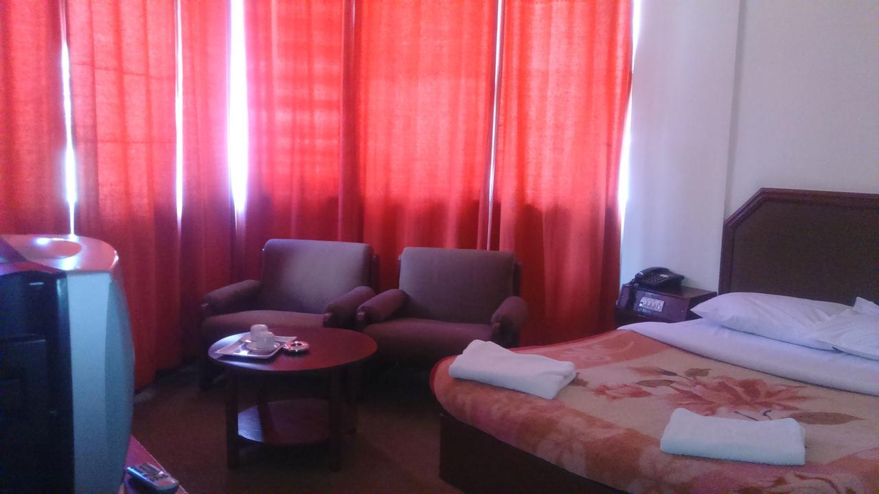 Hotel Blue Hills International Ooty Bagian luar foto